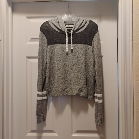 Bundle of Hollister Clothing Longsleeve Short Sleeve Shorts Mixed Size L - Picture 4 of 16